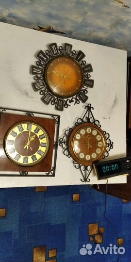 Часы СССР настенные и настольные Весна