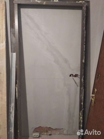 Дверь входная металлическая бу