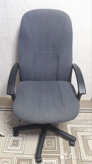Офисное кресло руководителя бу