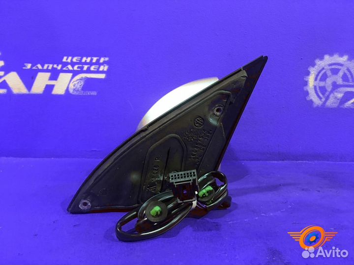 Зеркало заднего вида правое Volkswagen Passat B6