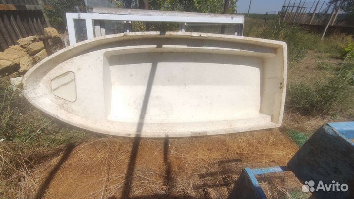 Лодка стеклопластиковая