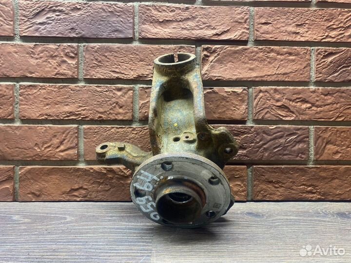 Кулак поворотный передний правый Polo Sedan Rapid