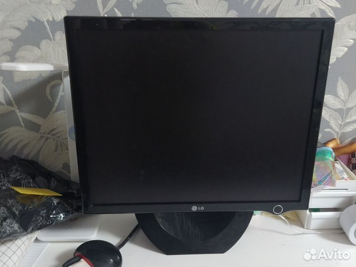 Монитор LG