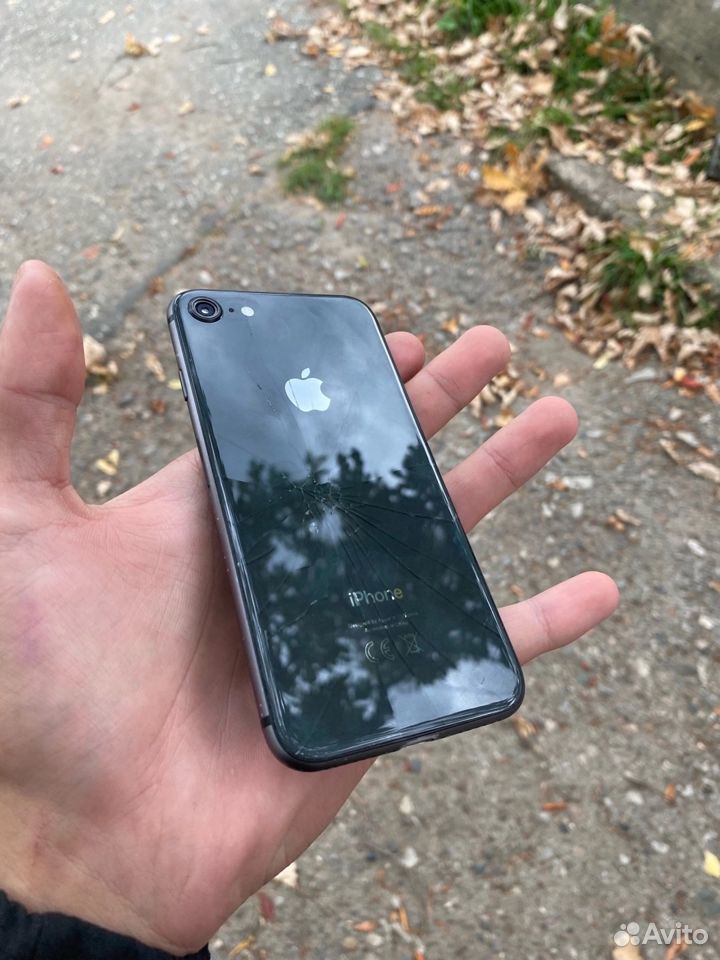 iPhone 8, 64 ГБ