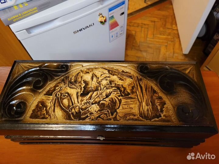 Ящик резной, ручной работы