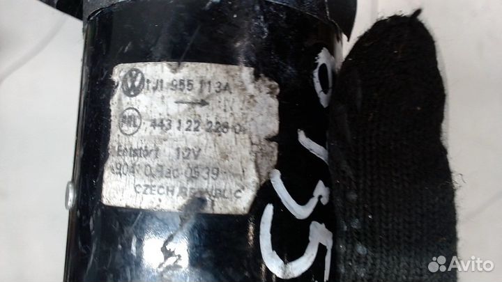 Двигатель стеклоочистителя передний Volkswagen Bor
