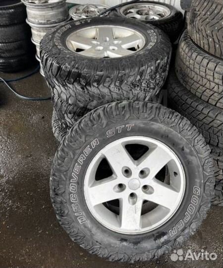 Cooper Discoverer STT 265/70 R17