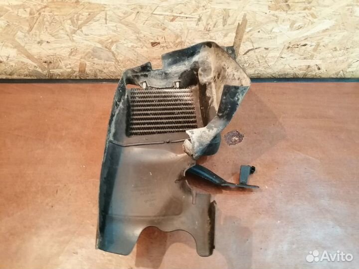 Радиатор масляный VW Phaeton 2002-2016