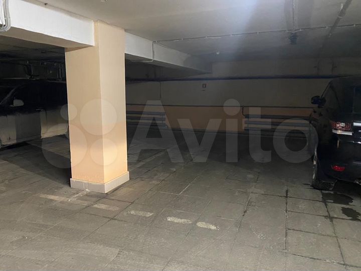 Машиноместо, 18 м²