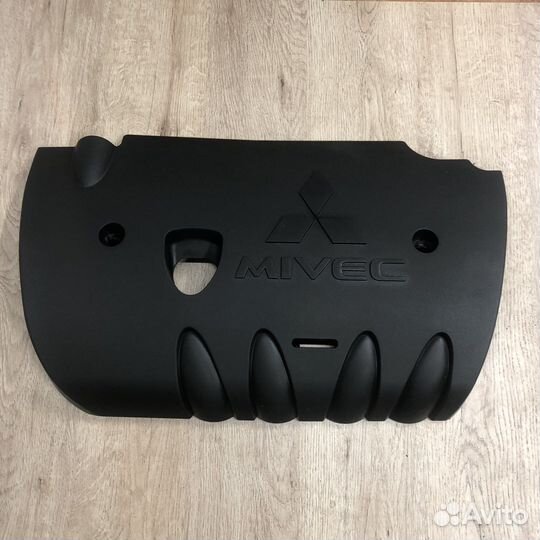 Накладка двигателя Mitsubishi