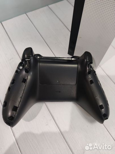 Игровая консоль Xbox ONE S White 500 Gb (28114-2)