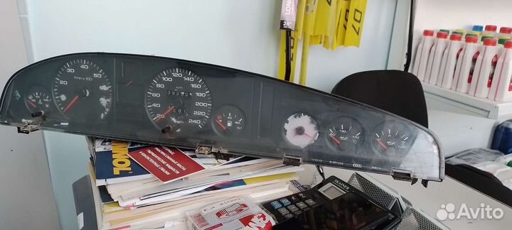 Приборная панель Ауди 100