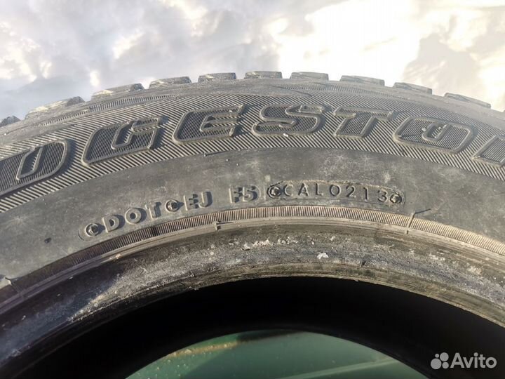 Bridgestone Blizzak DM-V1 2.25/65 R17 102R