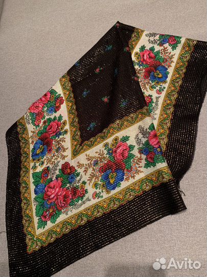 Платок с люрексом