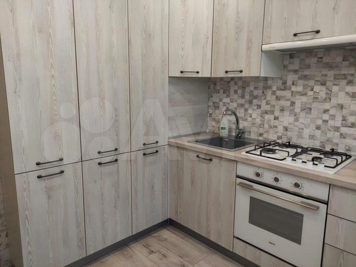 2-к. квартира, 65 м², 6/10 эт.