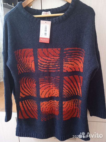 Свитер женский