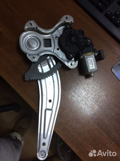 Kia Picanto 2011) стеклоподъемник задний левый