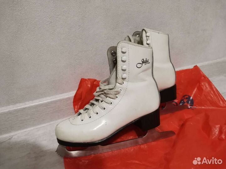 Коньки фигурные
