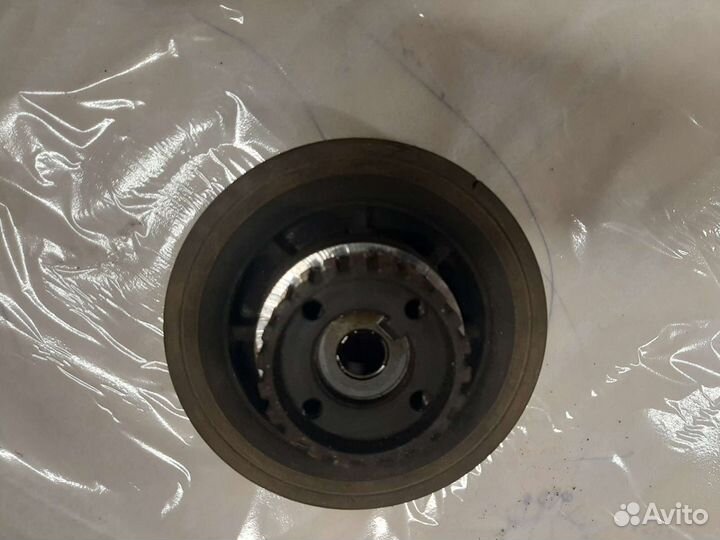 Демпфер шкив коленвала 037105243А фольцванен пасса