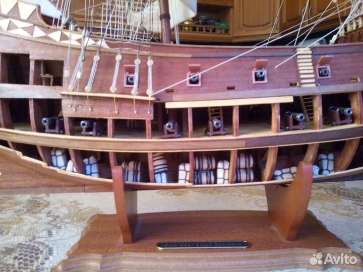 Модель парусника xvii века. Галеон 