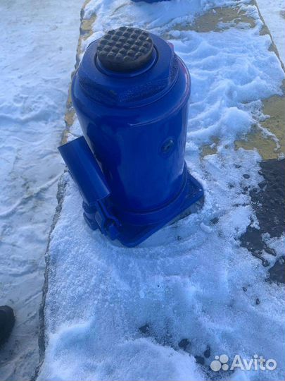 Домкрат гидравлический бутылочный новый 20 тонн