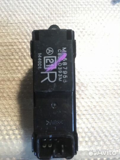 Митсубиси Л200 кнопка стеклоподъемника