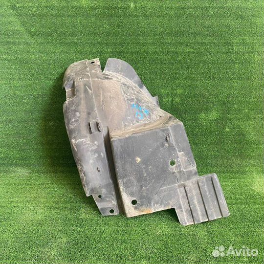 Подкрылок передний левый Renault Trafic 2.5 2005