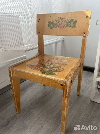Детский стол и 2 стула