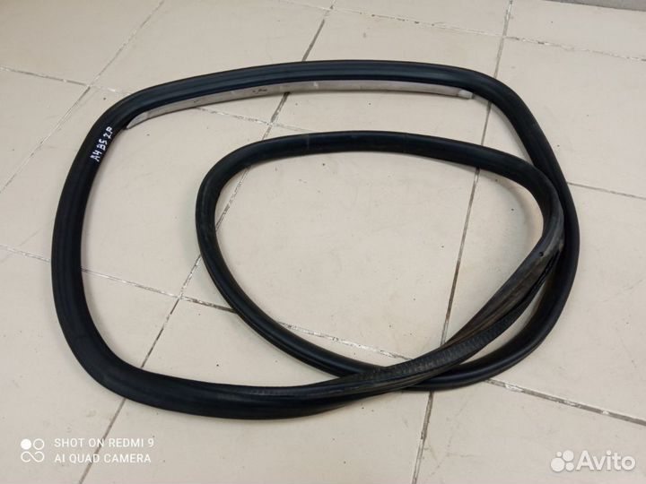 Уплотнитель двери задний правый Audi a4 b5