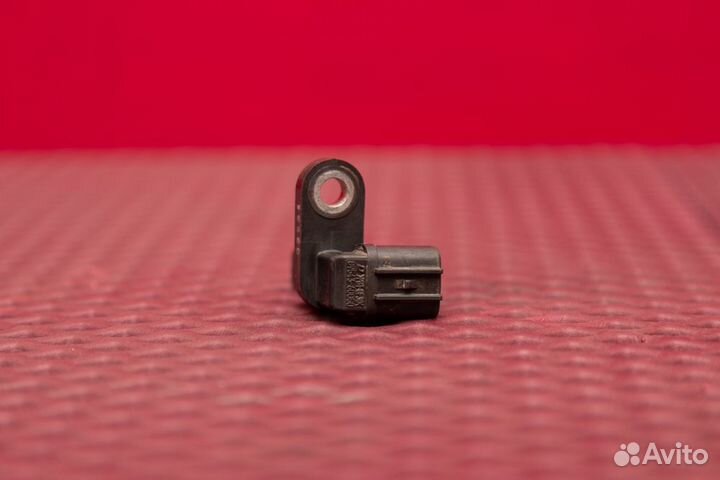 Датчик ABS левый Toyota Land Cruiser 200 1VD 2015