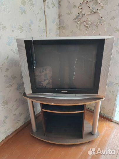 Трильяж с зеркалом, серванты, полки, стол