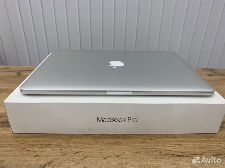 MacBook Pro 15 2018 i7/16/256 Gb