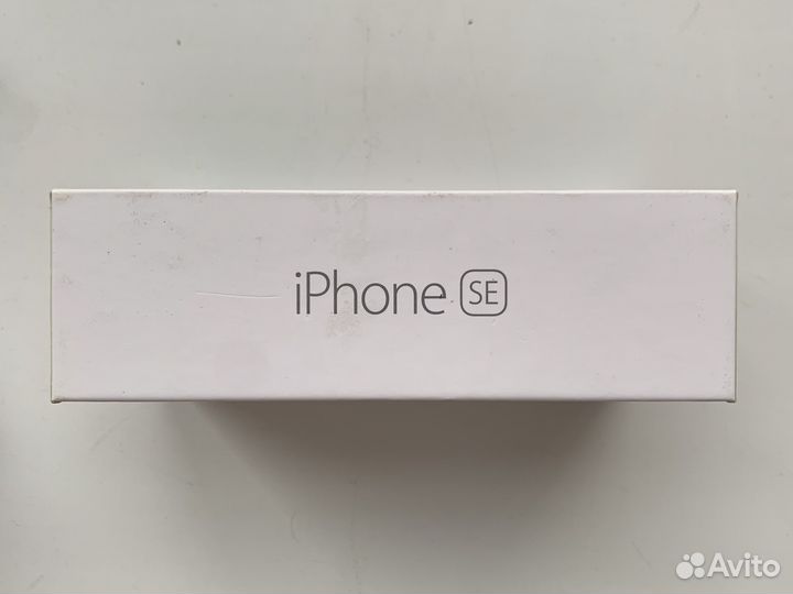 Коробка от iPhone SE 32 GB