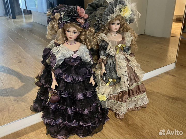 Кукла фарфоровая 48 см