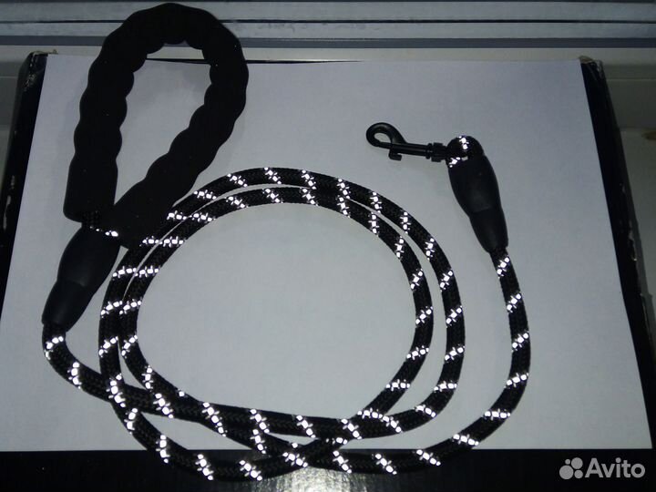 Шлейка и поводок для собаки