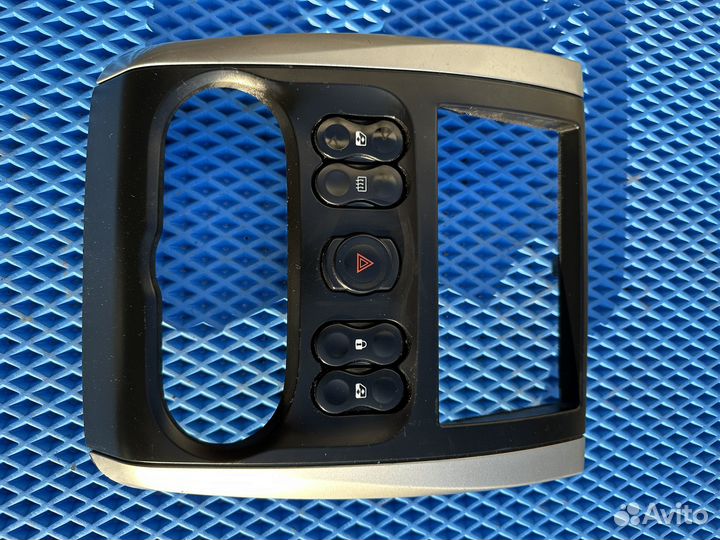 Накладка центральной консоли Nissan Almera g15