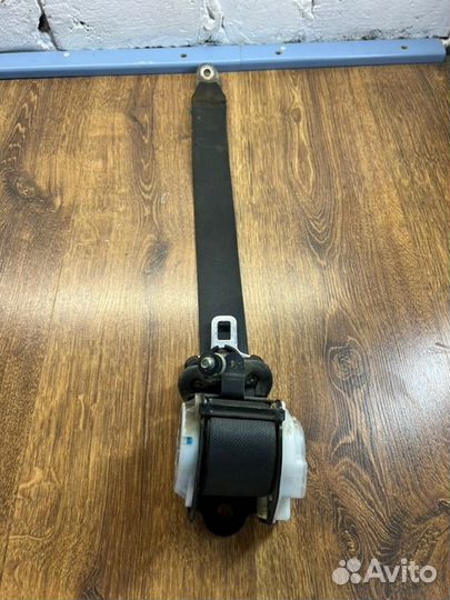 Ремень безопасности задний правый Mitsubishi