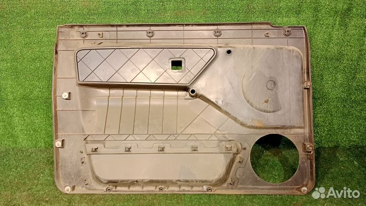 Передняя правая дверная карта ваз нива 212140