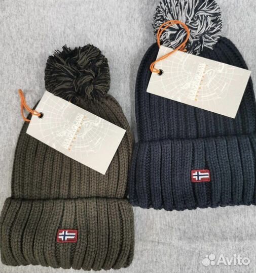 Шапка вязаная Napapijri новая.Черная