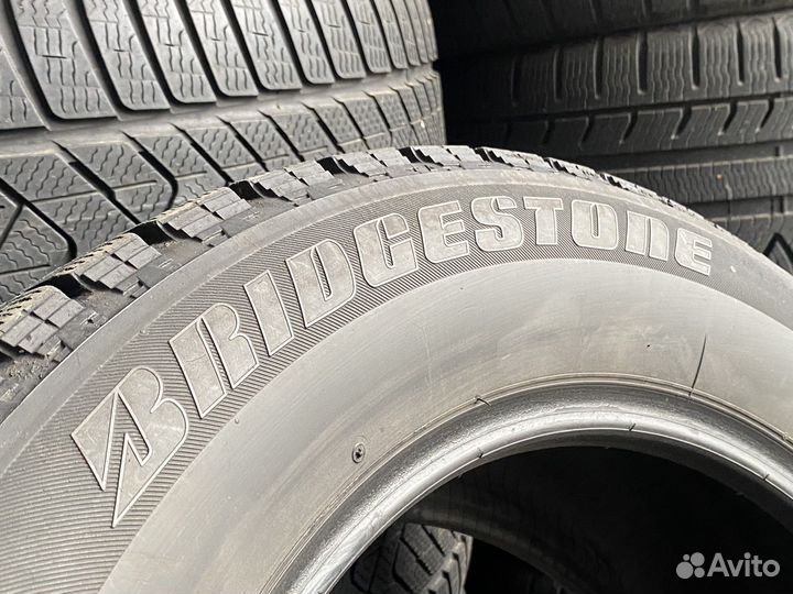 Bridgestone Blizzak Revo GZ 225/60 R17