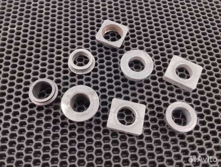 Kawasaki zx7r,ZX1100,ZZ-R1100 втулки колесных осей