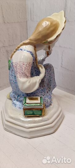 Статуэтка Малахитовая шкатулка, Девушка с зеркалом