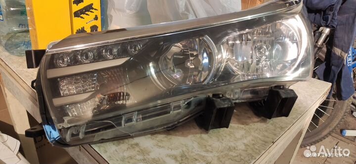 Фары Toyota Corolla