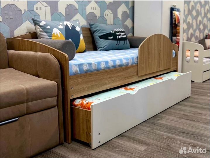 Детская кровать с выдвижным ярусом