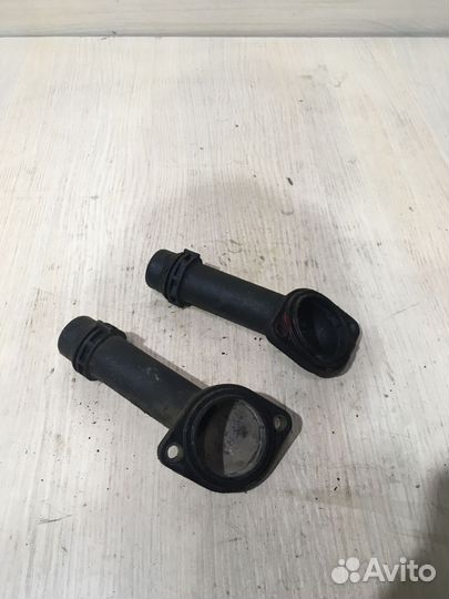 Крышка термостата Ауди А4 Б5 1.6 ADP 06B121121