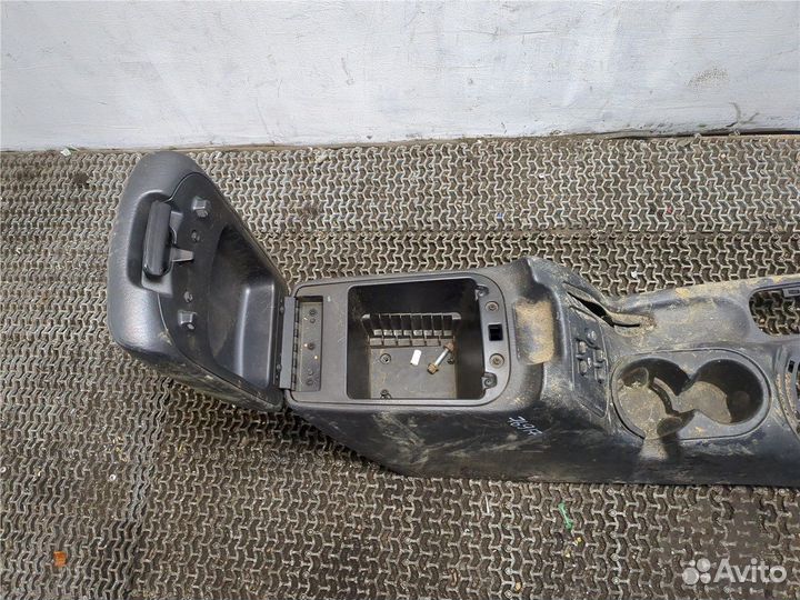 Консоль салона Jeep Liberty, 2002