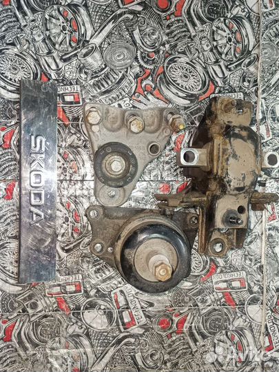 Опора, подушка двигателя CGG 1.4 VAG. Skoda. Seat