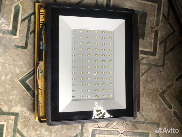 Светодиодный прожектор 100 вт