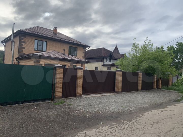 Коттедж 164 м² на участке 9 сот.