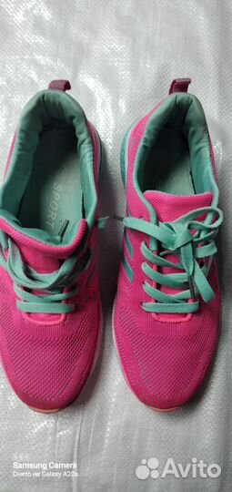 Кроссовки женские